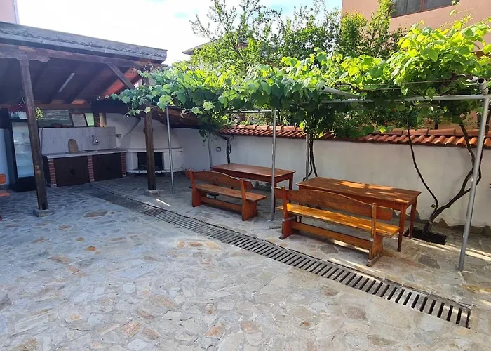 Nyaraló катлея